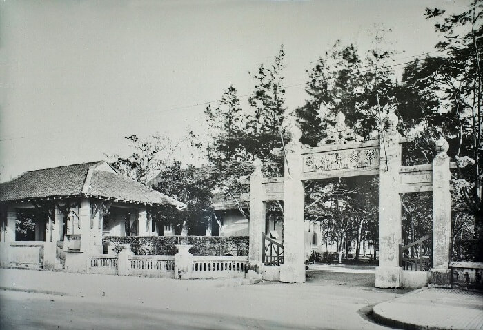 truong quoc hoc hue 8